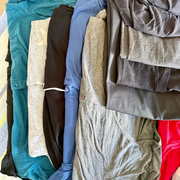 Maternity Clothing Bundle (S–M) – Leggings, Tops, Activewear, Bathrobe & More - Picture 2 of 8